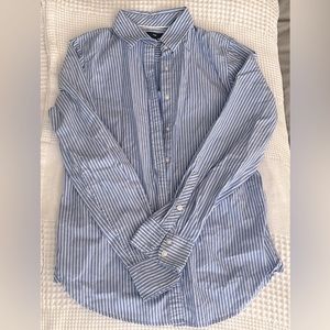 Gap button up shirt
